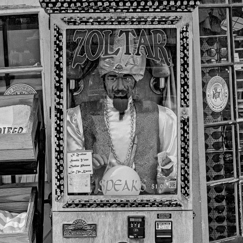 2026-01-28 2798 Zoltar Speaks  BW-.jpg